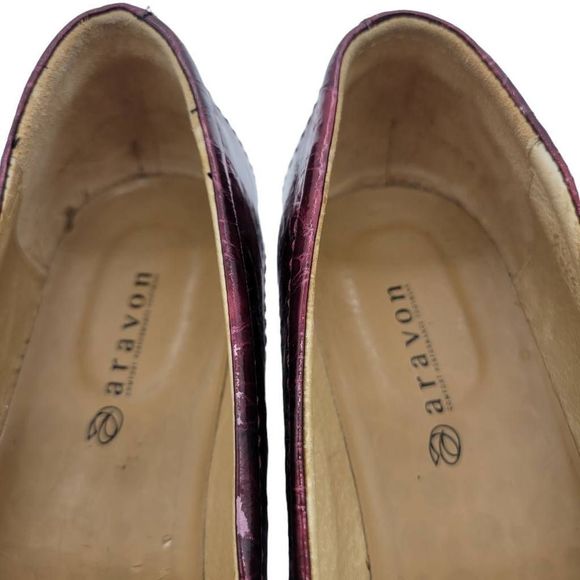 Aravon Kiley Leather Loafers - Picture 9 of 13